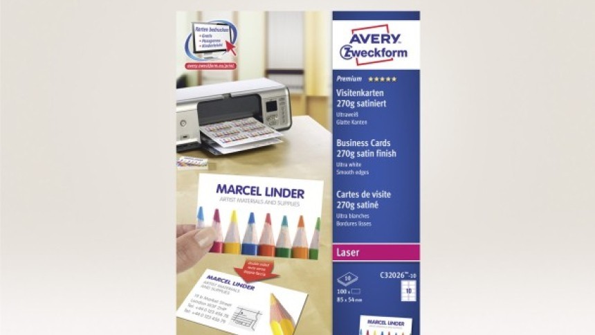 Ambalaža papira za samostalni ispis posjetnica Avery Zweckform s ilustracijom uredskog pisača i primjera šarenih posjetnica s olovkama u boji.