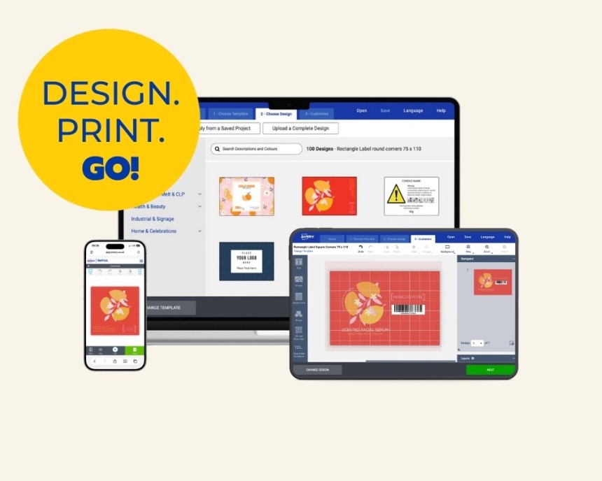 Kolaž koji prikazuje softver za dizajniranje etiketa na prijenosnom računalu, monitoru i pametnom telefonu. Ekrani prikazuju proces odabira i prilagodbe predložaka etiketa. Uočljiv žuti krug u kutu glasi: "Dizajniraj. Ispiši. Kreni!"