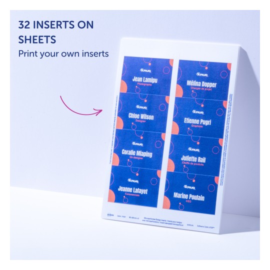 Slika prikazuje list s 32 umetka za bedževe s imenima. Svaki bedž sadrži ime i zanimanje, dizajniran u šarenom izgledu. Predlaže ispis vlastitih umetaka.