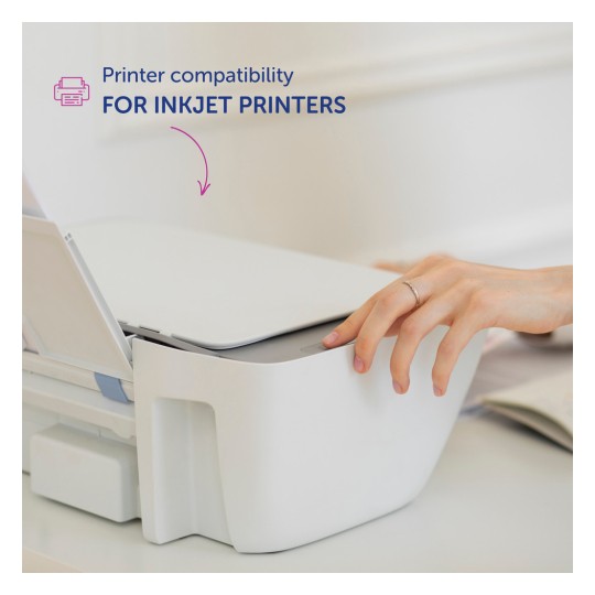 Slika prikazuje ruku koja se pruža prema pisaču s tekstom koji ukazuje na kompatibilnost pisača za inkjet pisače.