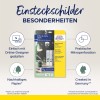 Slika prikazuje pakiranje proizvoda za Avery Zweckform Office & Home naljepnice. Ističe značajke kao što su mogućnosti online dizajna, mikro-perforacija i uporaba održivog papira. Dizajn uključuje vizualne ikone i tekst na njemačkom jeziku, usmjeren na organizaciju ureda i korištenje naljepnica.