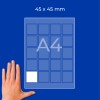 Mockup ruke pored lista formata A4 s mrežom 45×45 mm i jednim bijelim kvadratom?